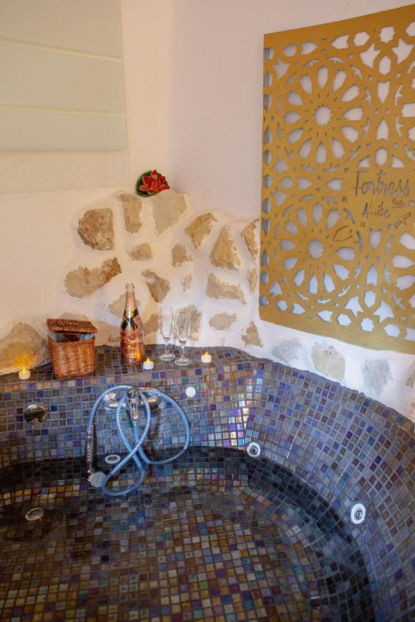 Fortress Jacuzzi Suites Xativa Exterior photo