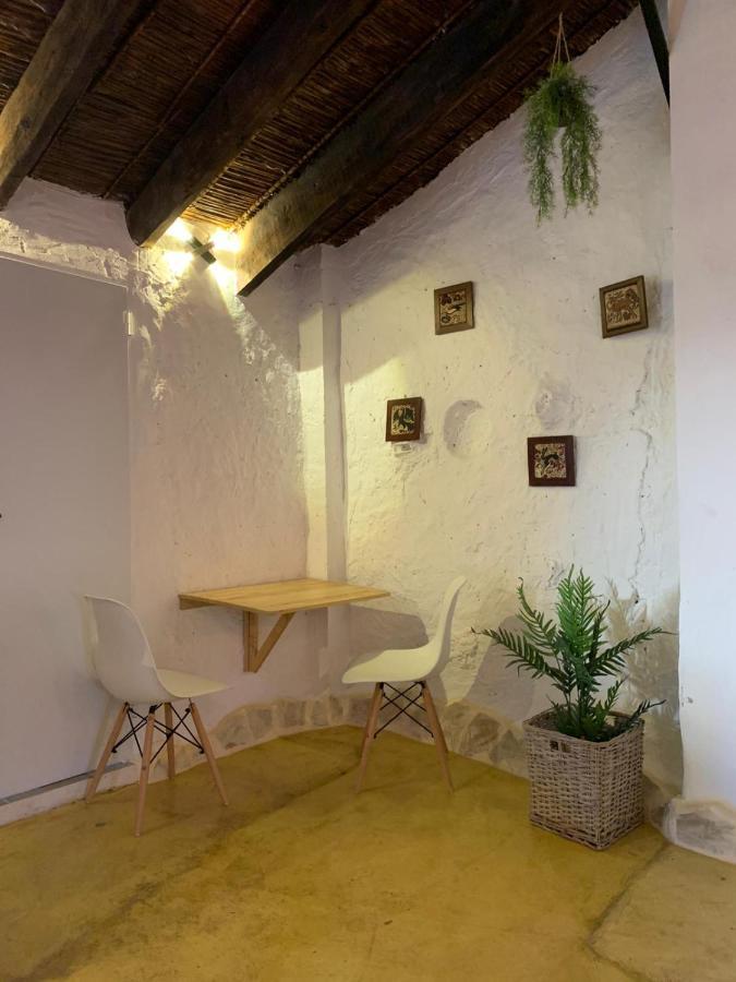 Fortress Jacuzzi Suites Xativa Exterior photo